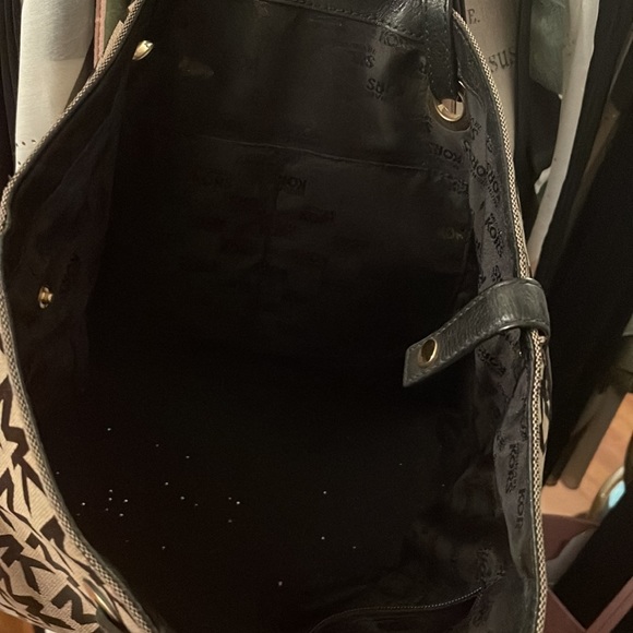 Michael Kors beautiful bag in mint condition - Picture 3 of 4